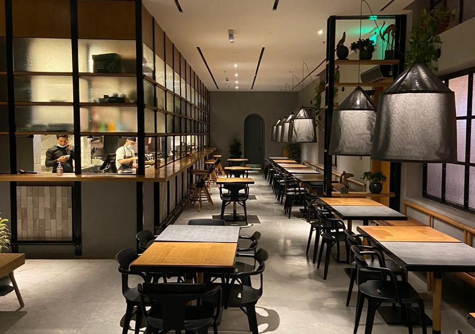 Tomahawk 102 Restaurant
